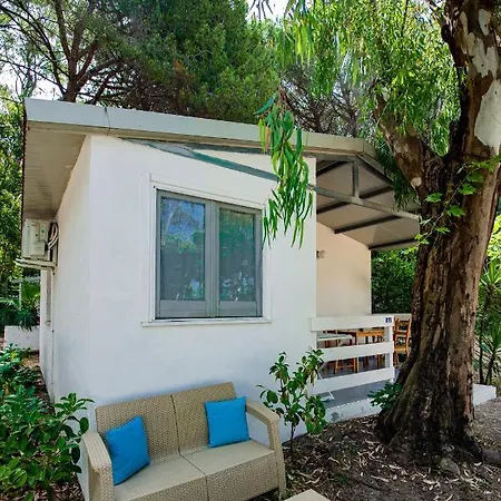 Campsite Villaggio Nettuno Di 4*