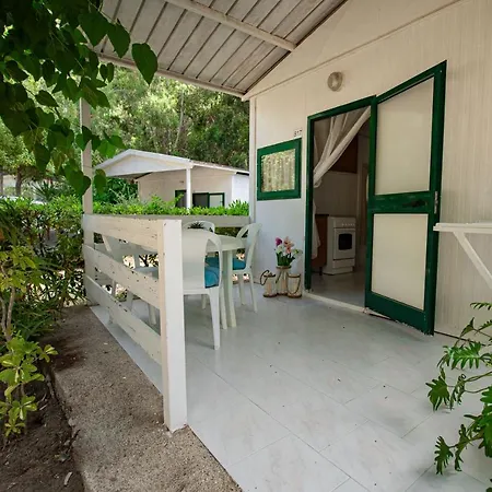Campsite Villaggio Nettuno Di 4*