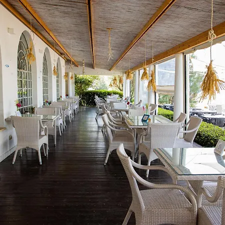 Campsite Villaggio Nettuno Di 4*